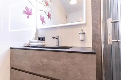 Grundriss der Unterkunft Central Vienna Chic & Comfortable 1BR & 1LR Apt