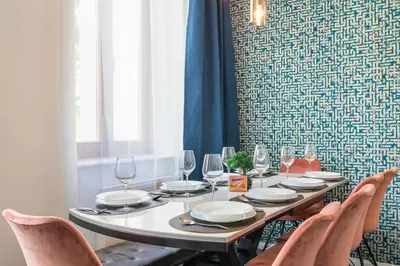 Ein Sitzbereich in der Unterkunft Luxury Vintage Vibe