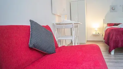 Ein Bett oder Betten in einem Zimmer der Unterkunft 2 Spacious Apts for 6P, Only 7Min to Stadthalle