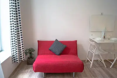 Ein Sitzbereich in der Unterkunft 2 Spacious Apts for 6P, Only 7Min to Stadthalle