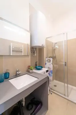 Ein Badezimmer in der Unterkunft josef's home I Comfort Apartment I UNO-City, VIC