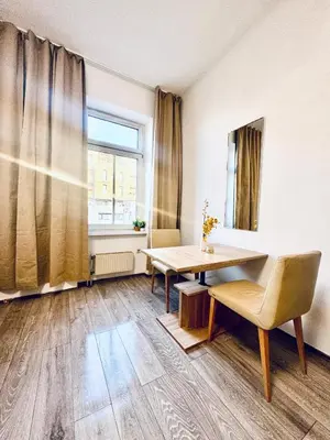 Ein Sitzbereich in der Unterkunft Cozy Private Rooms in 3BR Apartment Near FAC Platz