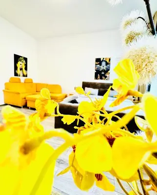 Ein Sitzbereich in der Unterkunft Cozy Private Rooms in 3BR Apartment Near FAC Platz