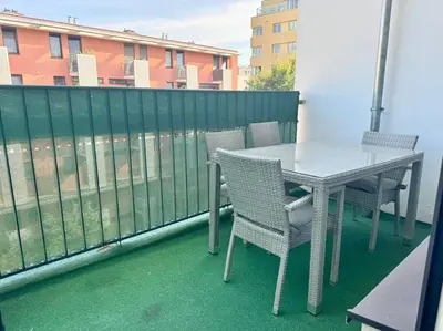 Ein Balkon oder eine Terrasse in der Unterkunft 115 m2 Maisonette with Free Parking