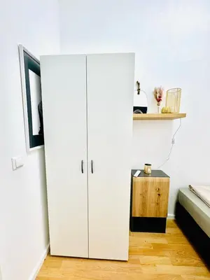 Grundriss der Unterkunft 10 BR Apartment for Groups, 8-Min to Rathausplatz