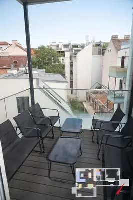 Ein Balkon oder eine Terrasse in der Unterkunft Short-Term Rental Vienna