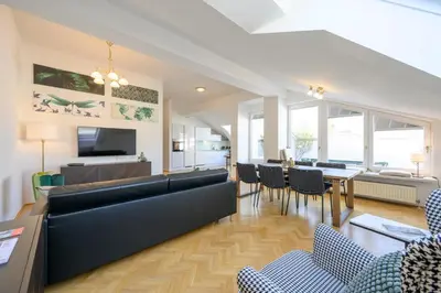 TV/Unterhaltungsangebot in der Unterkunft Vienna Rooftop Haven 120m, 3BR, Terrace, City Views!