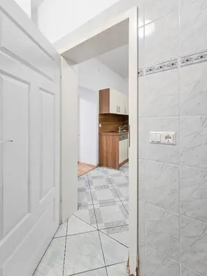 Küche/Küchenzeile in der Unterkunft Elegant 3-Bedroom Getaway with Balcony for Groups up to 7