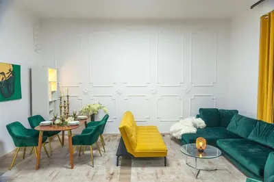 Ein Sitzbereich in der Unterkunft LUXURYLOFT - direct access to shopping street, U3 station, close to center