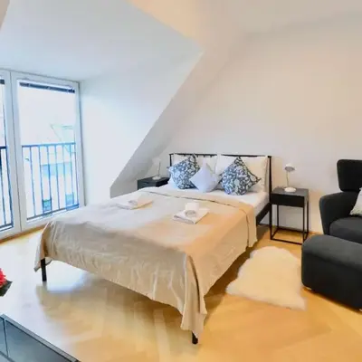 Modern Attic Flat with 2 Bedrooms