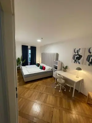 Ein Bett oder Betten in einem Zimmer der Unterkunft Tranquil City Retreat