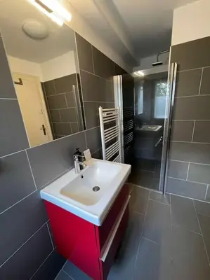 Ein Badezimmer in der Unterkunft Tranquil City Retreat