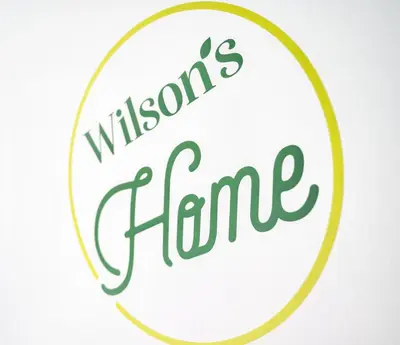 Ein Zertifikat, Auszeichnung, Logo oder anderes Dokument, das in der Unterkunft WILSON's Home Rosengarden operated by HostGuides ausgestellt ist