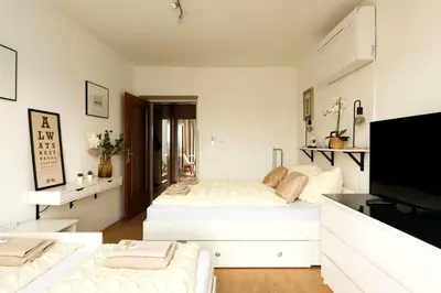 Ein Bett oder Betten in einem Zimmer der Unterkunft Family Comfy Apartments by Mariahilfer Straße Shopping Street 24H Check-in