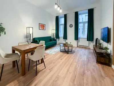 Ein Sitzbereich in der Unterkunft Enjoy Apartments, AC, Quiet Street, Couple Getaway