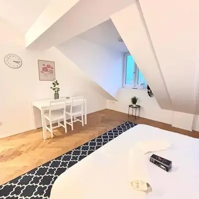 Simply third Apartment
