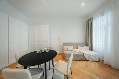 Ein Bett oder Betten in einem Zimmer der Unterkunft The Opera Haven