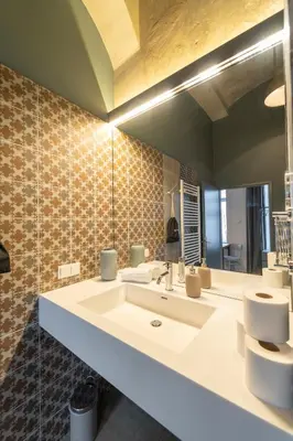Ein Badezimmer in der Unterkunft AWerner Suites Belvedere - Der Schmied