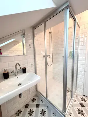 Ein Badezimmer in der Unterkunft Simply Five Apartment