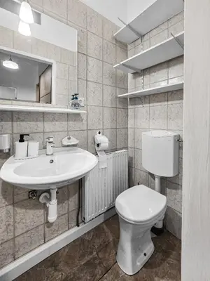 Ein Badezimmer in der Unterkunft Near Taborstrasse 2Bedrooms for 4