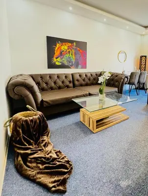 Grundriss der Unterkunft Spacious 7BR Apartment, Prime Location