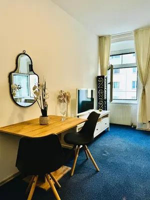 Grundriss der Unterkunft Spacious 7BR Apartment, Prime Location