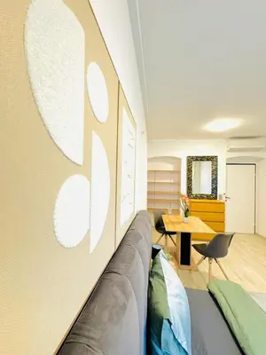 Grundriss der Unterkunft Spacious 7BR Apartment, Prime Location