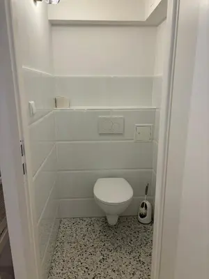 Ein Badezimmer in der Unterkunft Elegant Pool Bungalow - Vienna City Limit