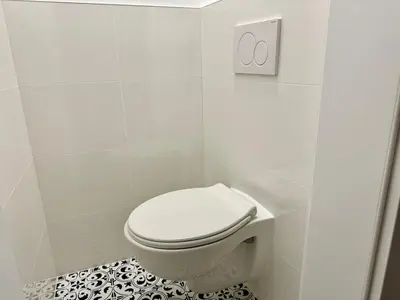 Ein Badezimmer in der Unterkunft Stylish & Renovated Apartment with Free Parking