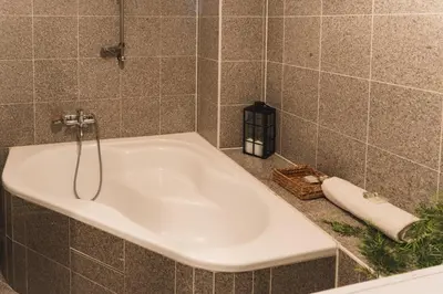 Ein Badezimmer in der Unterkunft Designer Historical 2BD Apartment by Wien Mitte