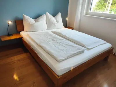 Ein Bett oder Betten in einem Zimmer der Unterkunft Modernes Zimmer mit kostenlosem Parkplatz - LIMA Vermietung