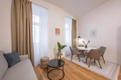 Ein Sitzbereich in der Unterkunft Apartment Sunshine - right near Vienna's Old City
