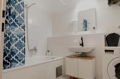 Grundriss der Unterkunft Comfortable 2BR & 1LR Apt in Central Vienna