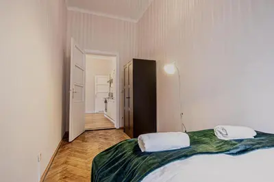 Ein Bett oder Betten in einem Zimmer der Unterkunft Comfortable 2BR & 1LR Apt in Central Vienna