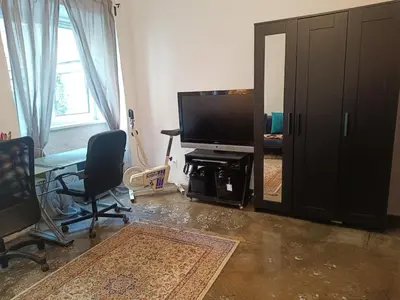 TV/Unterhaltungsangebot in der Unterkunft Atelier in Vienna Center, no shower, entire place