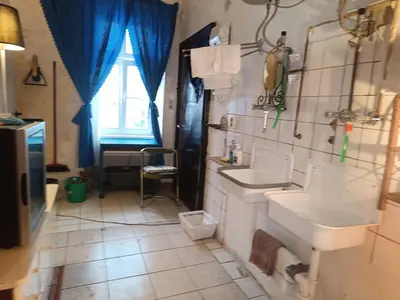 Ein Badezimmer in der Unterkunft Atelier in Vienna Center, no shower, entire place