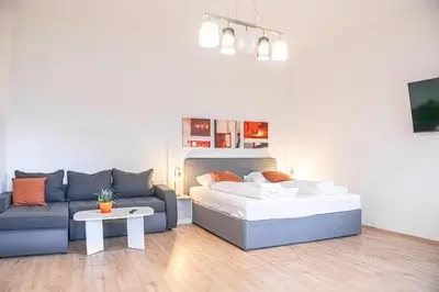 Ein Sitzbereich in der Unterkunft Affordable 2 Apts for 16P, 4BR Great for Families