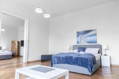 Ein Bett oder Betten in einem Zimmer der Unterkunft Beautifull 2 Apt Side by Side Near Volksoper & AKH