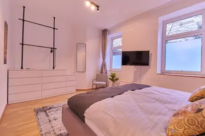 Ein Bett oder Betten in einem Zimmer der Unterkunft posh Studio Apartment - klassisch & schick