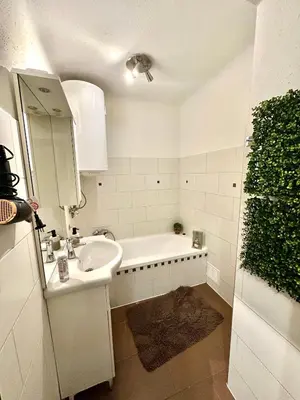 Ein Badezimmer in der Unterkunft Quiet Apartment near Airport Vienna #2