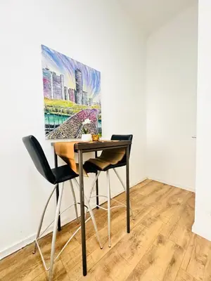 Grundriss der Unterkunft 5BR Apartment Only 10-Min Walk to Matzleinsdorfer Platz