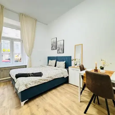 5BR Apartment Only 10-Min Walk to Matzleinsdorfer Platz