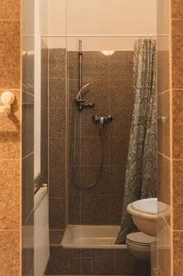 Ein Badezimmer in der Unterkunft Vienna City Landstraße Retreat - Stylish & Spacious 2 BD for 8 Guests