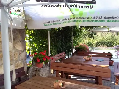 Ein Restaurant oder anderes Speiselokal in der Unterkunft Winzerferienhaus Schüller
