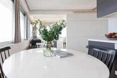 Ein Sitzbereich in der Unterkunft Exklusives Skyline-View Loft - Nähe Zentrum Wien