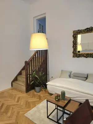 Ein Sitzbereich in der Unterkunft Wien erleben im 1 Bezirk