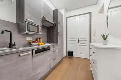 Küche/Küchenzeile in der Unterkunft Stylish Studio, Smart TV, 2 Beds