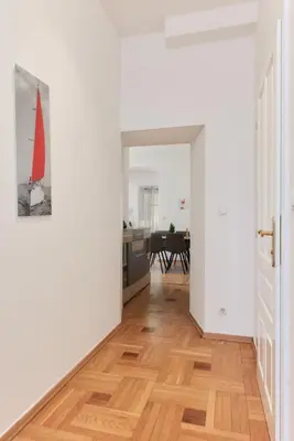Grundriss der Unterkunft Historic Redesigned Schönbrunn Palace Apartments w Free Parking and 24h Check-in