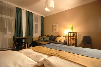 Ein Bett oder Betten in einem Zimmer der Unterkunft Cozy, Small, NEW with FREE Parking