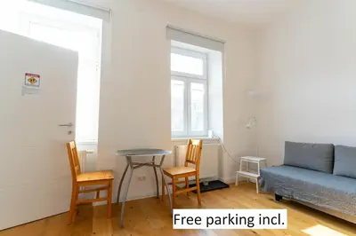 Ein Sitzbereich in der Unterkunft FREE Garage, U4&U6 5min, 33m2
